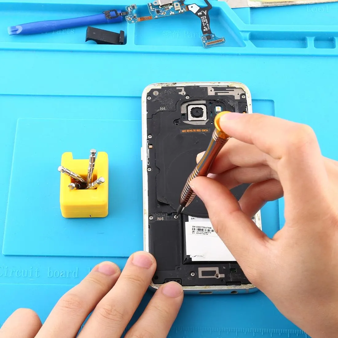 16-piece Mobile Phone Repair Tool Set with Screwdriver and Crowbar