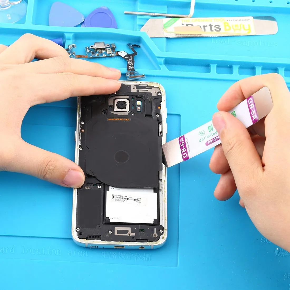 16-piece Mobile Phone Repair Tool Set with Screwdriver and Crowbar