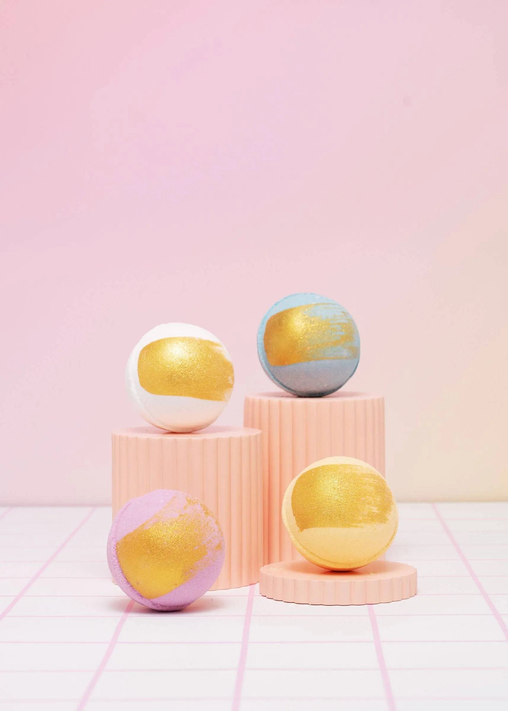 Oat Milk Soothing Bath Bomb-Fragrance-Free