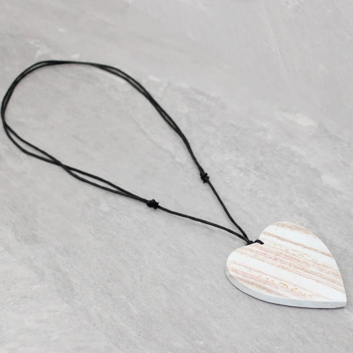 White Gabi Heart Wood Necklace